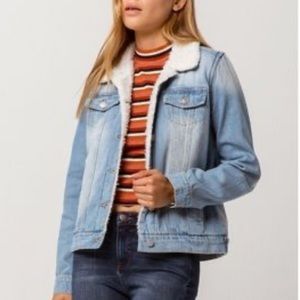 Blue denim Sherpa jean distressed jacket size Medium
